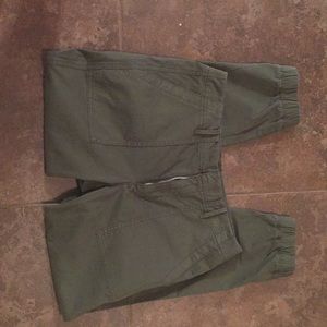 AE army green joggers